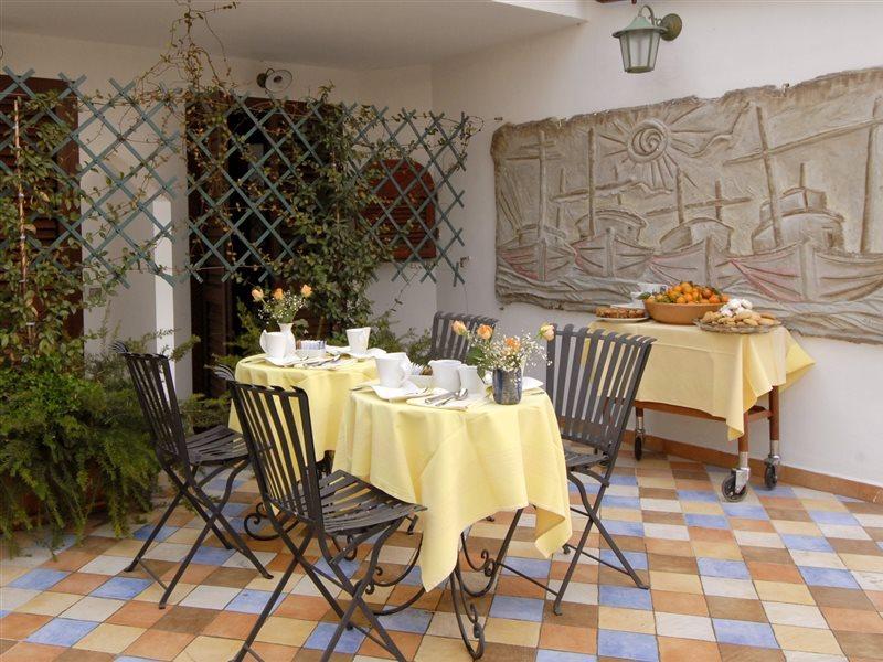 Hotel Su Barchile Орозеи Экстерьер фото